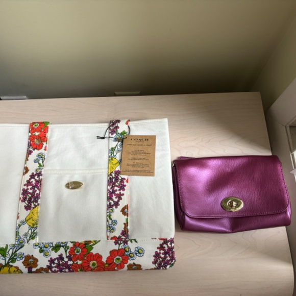 New Coach Violet Leather Crossbody w/ 2 Straps & Coach Floral Patterned Tote Set - Picture 2 of 11